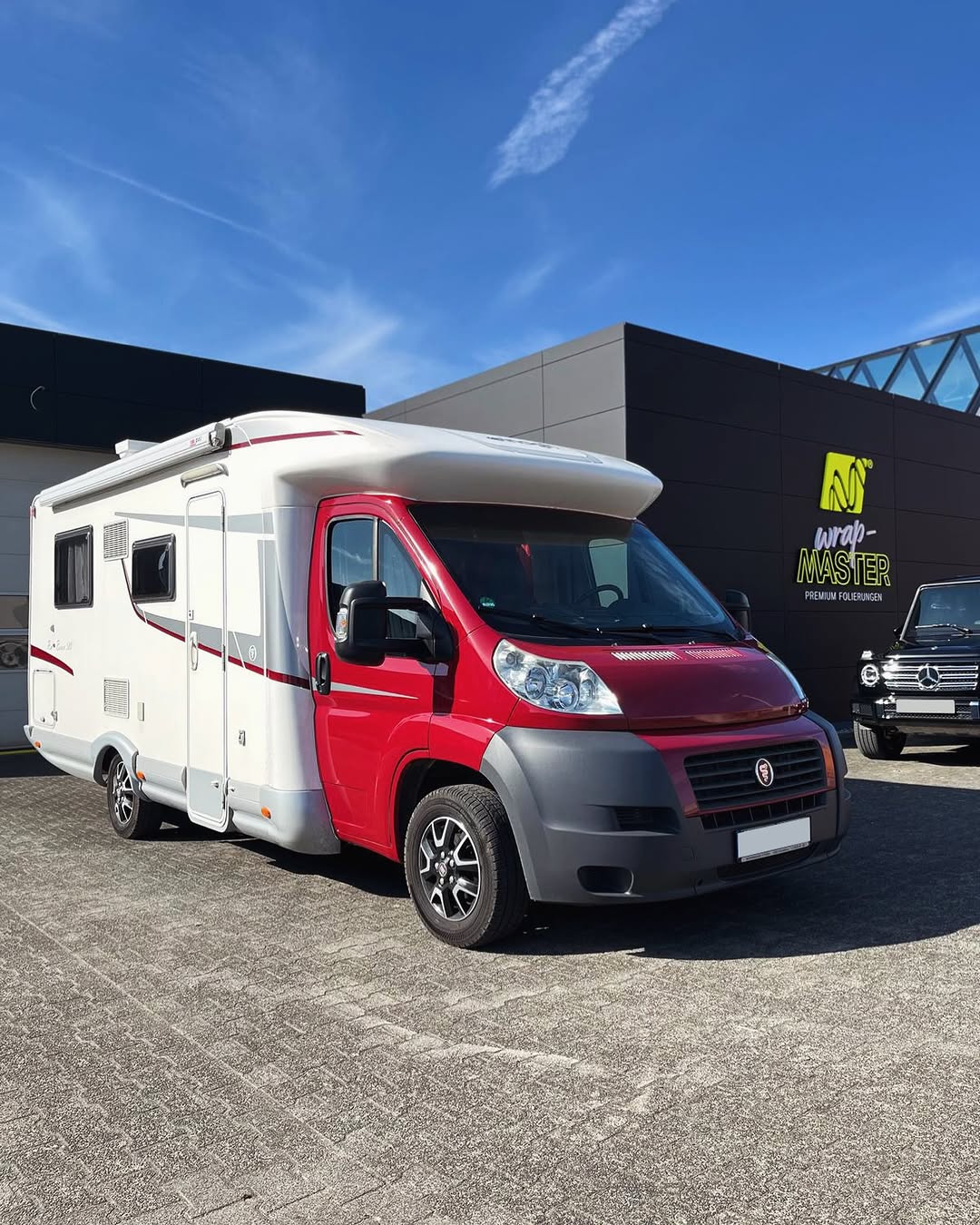 Wohnmobil Frontbereich Gloss Burgundy